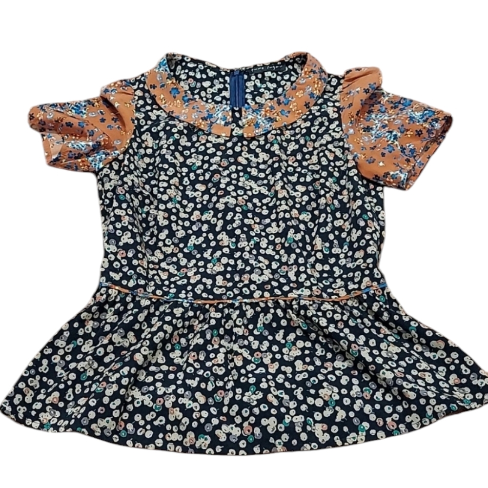 Pure sugar peplum cut with Peter pan colar floral top size S